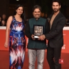 Vishal Bhardwaj (regista), Amrita Pandey (produttrice) e Shahid Kapoor (atore). Cast di Haider. Premio del pubblico. Sezione Mondo genere