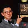 Xu Ang. Regista di 12 citizens. Premio del pubblico. Sezione Cinema d'oggi.